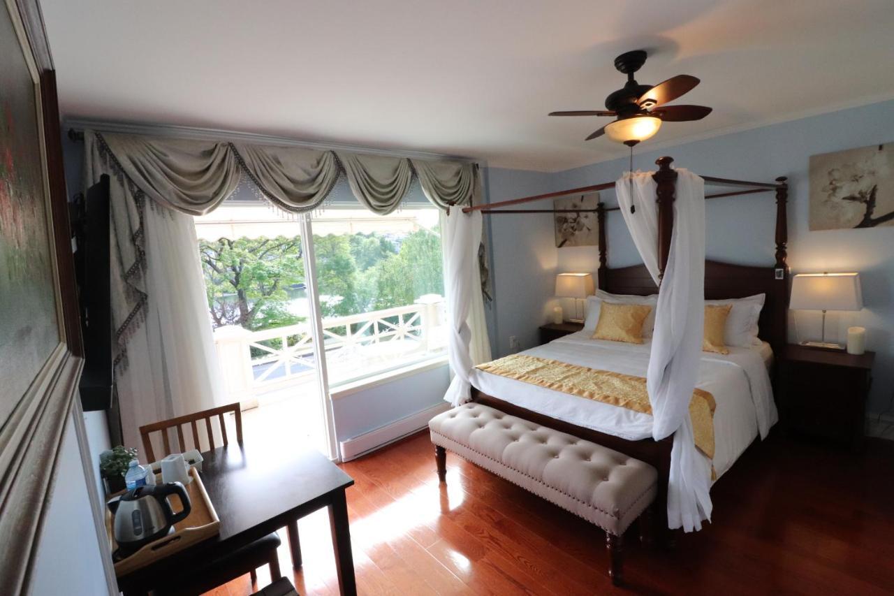 Lipton Place By Elegant Waterfront Esquimalt 외부 사진