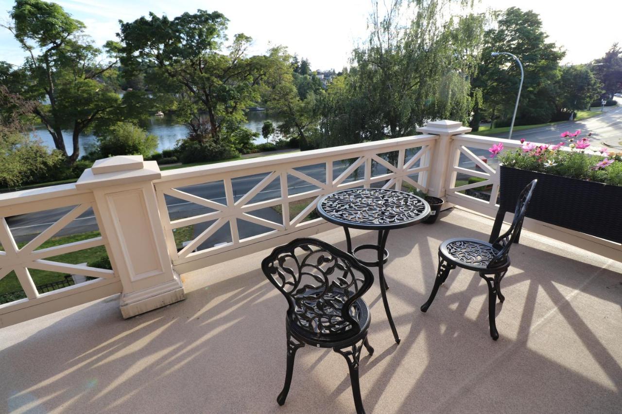 Lipton Place By Elegant Waterfront Esquimalt 외부 사진
