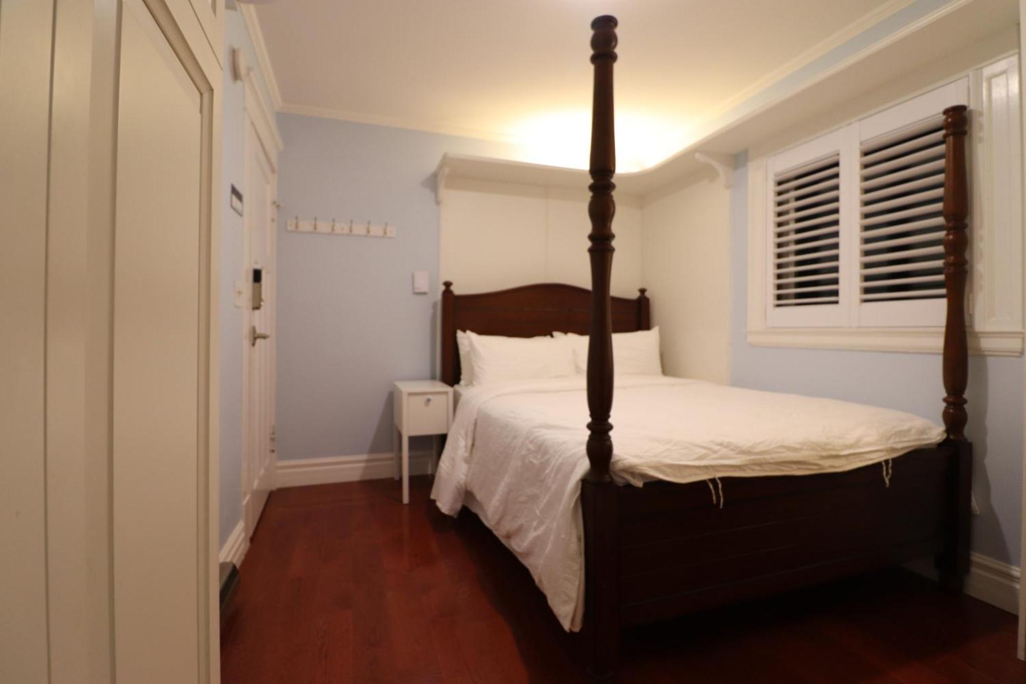 Lipton Place By Elegant Waterfront Esquimalt 외부 사진