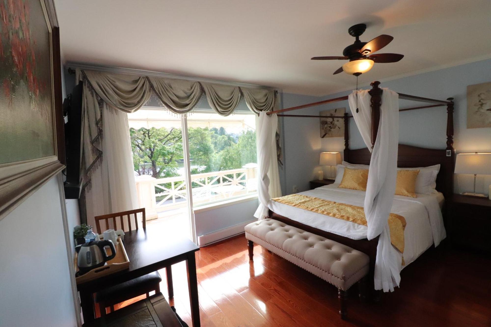Lipton Place By Elegant Waterfront Esquimalt 외부 사진