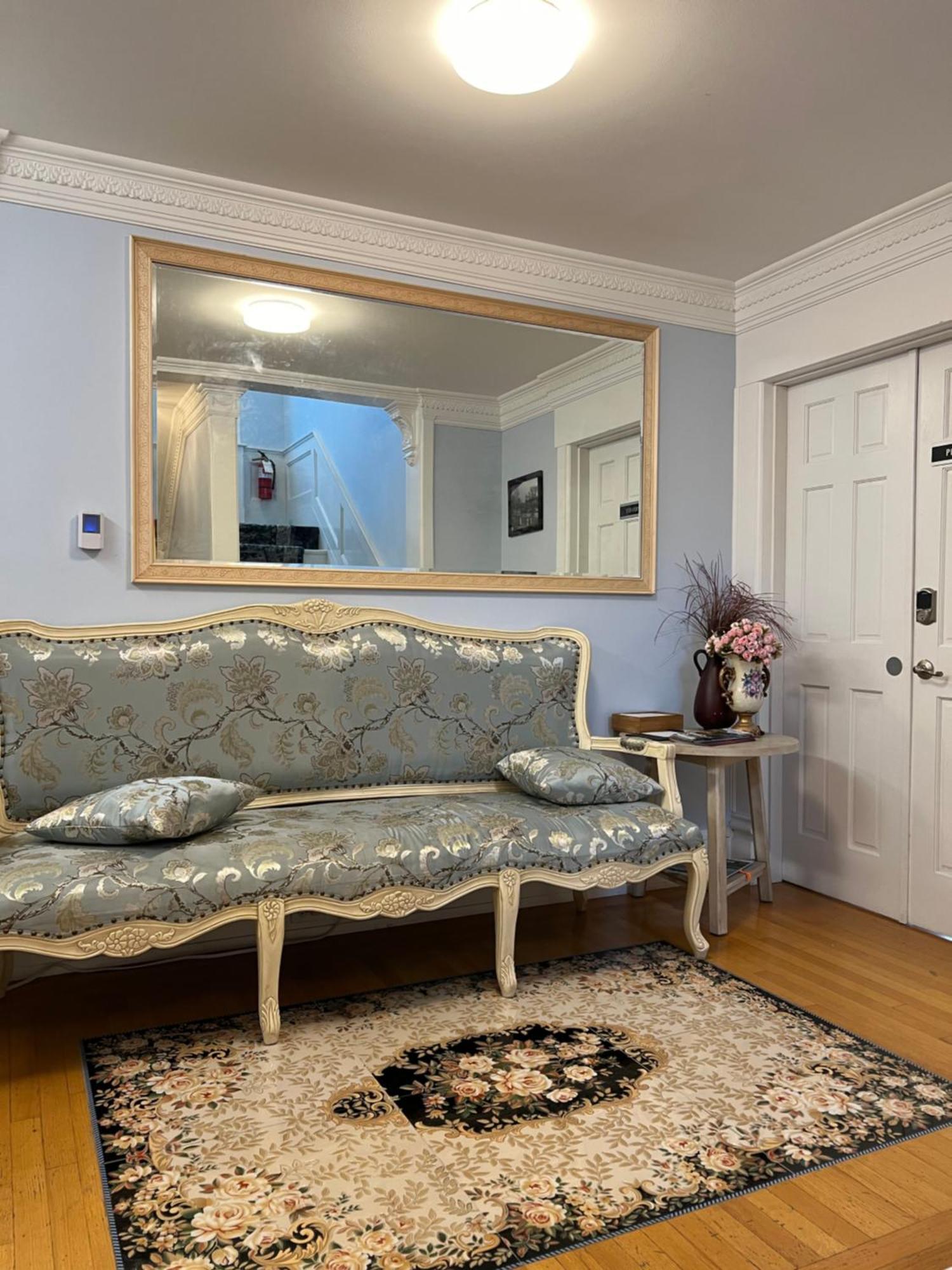 Lipton Place By Elegant Waterfront Esquimalt 외부 사진